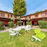 Lägenhet Cozy House With Shared Garden