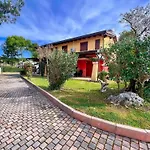 Cozy House With Shared Garden