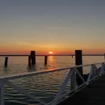Cozy House With Shared Garden Lägenhet *