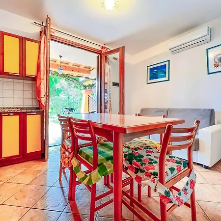 Apartment Cozy House With Shared Garden *