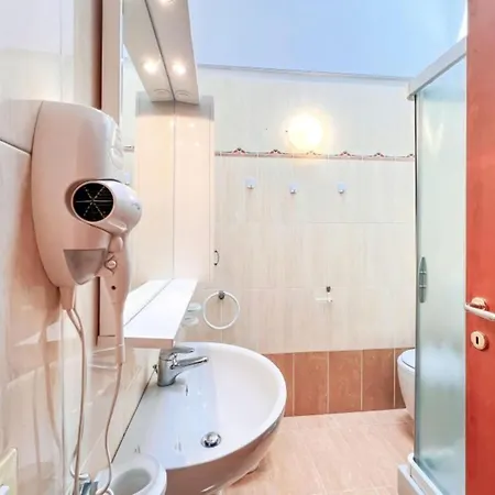 Cozy House With Shared Garden Apartment Bibione