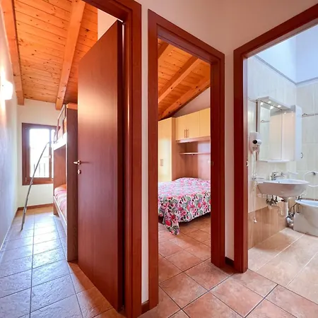 Cozy House With Shared Garden *