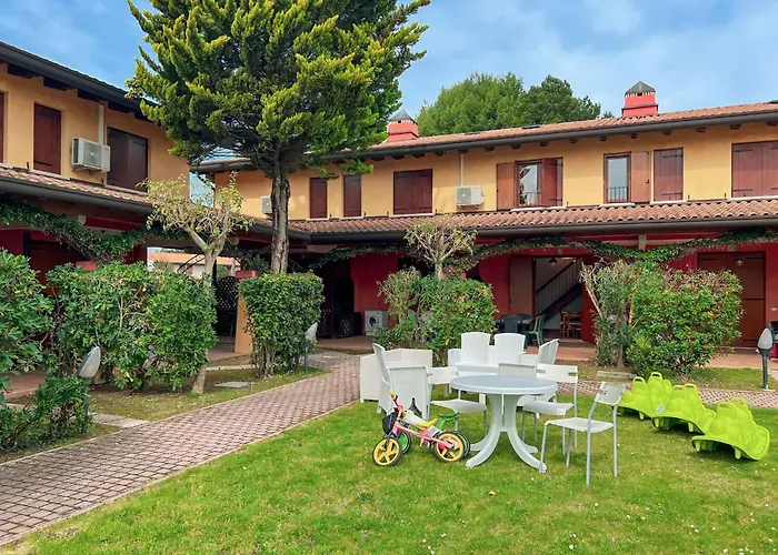 Cozy House With Shared Garden Apartment Bibione