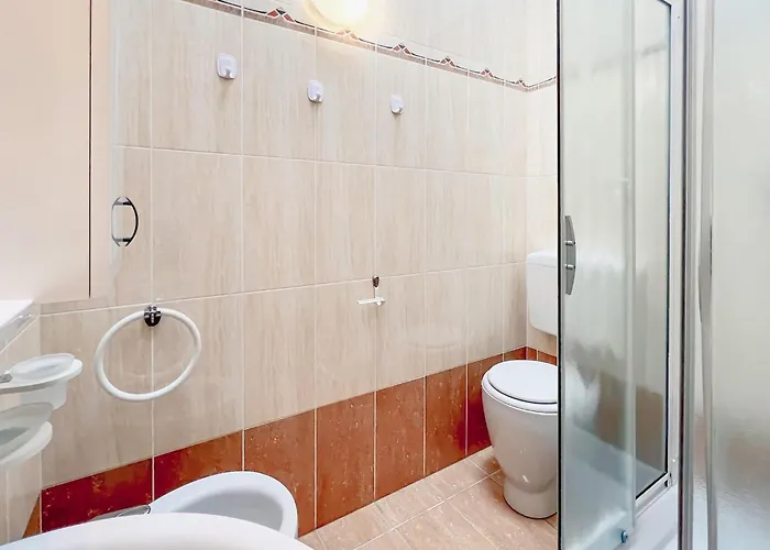 Cozy House With Shared Garden *