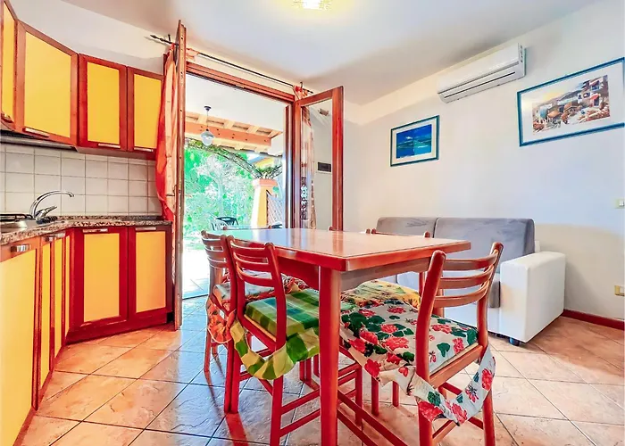 Appartamento Cozy House With Shared Garden *