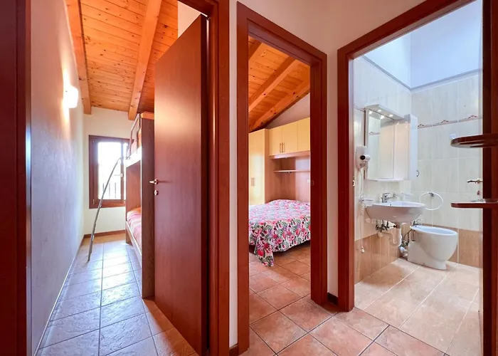 Cozy House With Shared Garden *