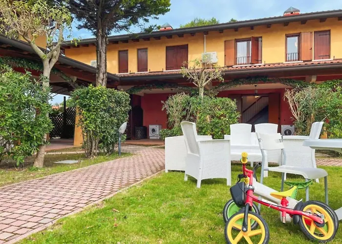 Cozy House With Shared Garden * Bibione